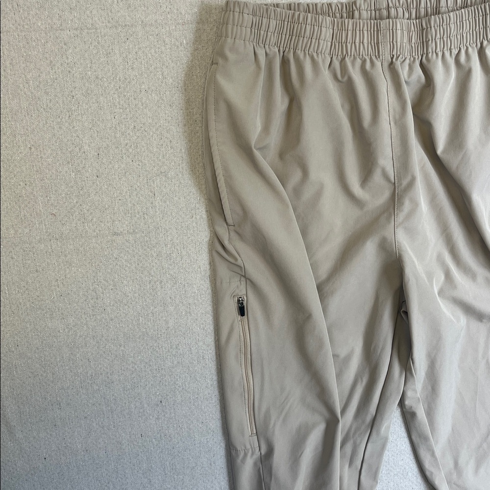 New Balance Woman’s Beige Joggers - Picture 4 of 7